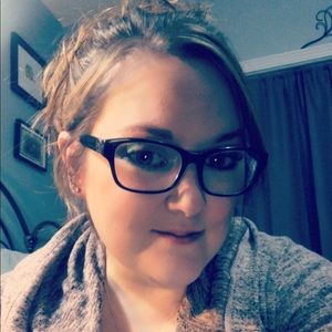 Meet your Posher, Stefanie